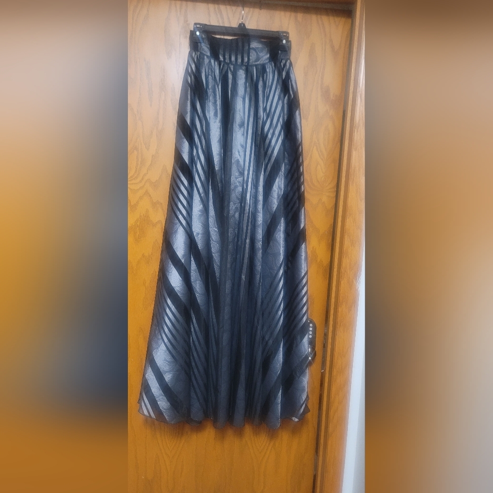 Elegant Black Striped Skirt By BABYLON COLLECTION size 40